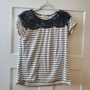 Lace detail top